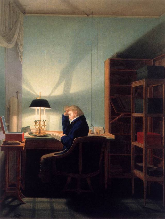 Hombre leyendo a la luz de la lámpara, de Georg Friedrich Kersting: un hombre sentado a su escritorio lee absorto junto a una lámpara, en un cuarto azul con estanterías de libros.